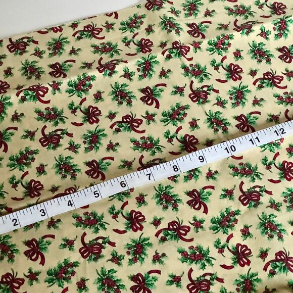 Vintage Holly & Ivy with Red Bows Xmas Quilting Cotton Cranston BTY - Picture 1 of 2